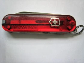 SWISS ARMY POCKET KNIFE VICTORINOX CLASSIC SD MINI MINIATURE SMALL TINY KEYCHAIN