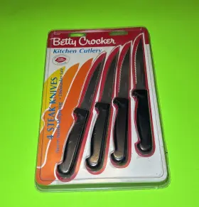 072146008202 BETTY CROCKER Kitchen Cutlery Nos Steak Knives