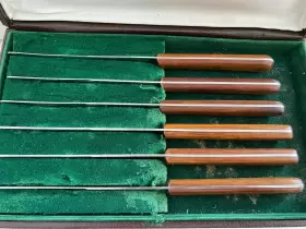 M254 MIRACLE Edge Boxed Set Steak Knives Butter Wood Handle #2