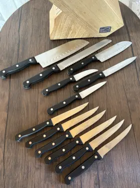 25I18D CHICAGO CUTLERY Knife Block Set Handles Maple Wood