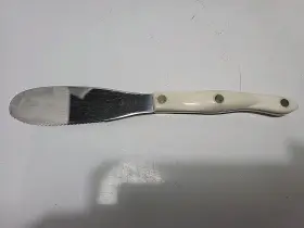 1768-JH CUTCO Pearl Handle Serrated Spatula Spreader Knife
