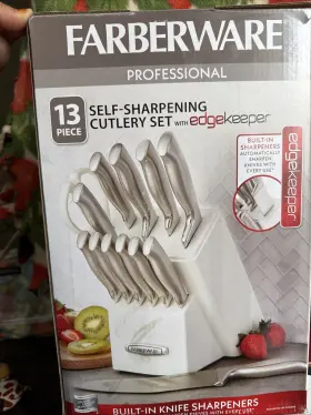 045908107680 FARBERWARE Edgekeeper Pro Sharpening Knife Block