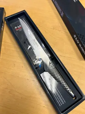 GS-14 GLOBAL Serrated Utility Knife Box