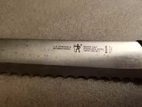 13576-200 J.A. HENCKELS INTERNATIONAL Serrated Cap Bread #2