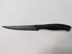13879-120 J.A. HENCKELS INTERNATIONAL Cap Steak Knives Blade