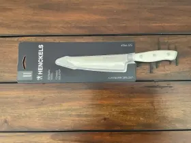 19531-140 J.A. HENCKELS INTERNATIONAL Forged Accent Knife