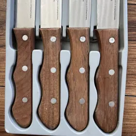 39306-100 J.A. HENCKELS INTERNATIONAL Serrated Steak Knives #2