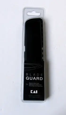 3086162 KAI Williams Sonoma Magnetic Blade Guard