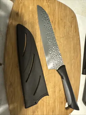 AB7064 KAI USA Luna Santoku Knife