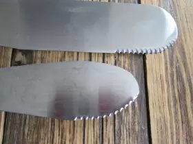 34186 LAMSON Sharp Pro Set Knife Serrated Wood Handle Riveted #3