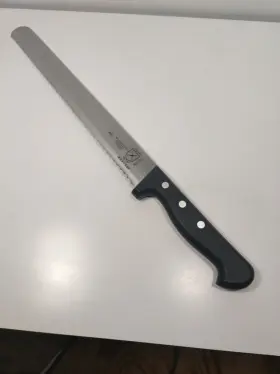 M23710 MERCER CULINARY Bread Knife High Carbon Steel