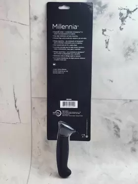 M23210 MERCER CUTLERY Millennia Bread Knife Wavy Edge #2