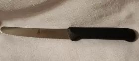 106-B MESSERMEISTER Pro Rounded Tip Scalloped Bakers Knife