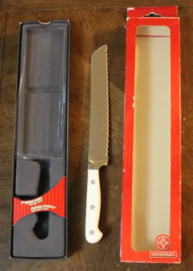 BPW5121-8E MUNDIAL Bread Knife Zytel Handle Steel Blade