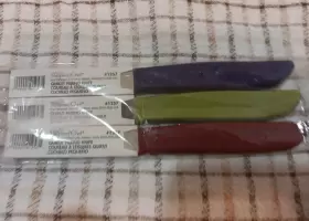 099901012571 PAMPERED CHEF Quikut Paring Knives Cranberry
