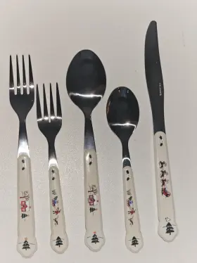 496-091-00 PFALTZGRAFF Winterberry Christmas Flatware Set