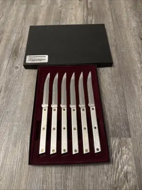 C302 RADA CUTLERY Steak Knives Rivets Box