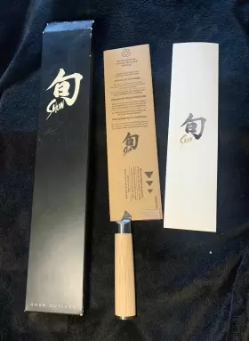 DM0702W SHUN Classic Blonde Santoku Knife Box #3