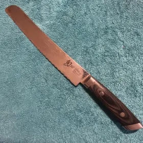 KDM0008 SHUN Kaji Classic Serrated Bread Knife