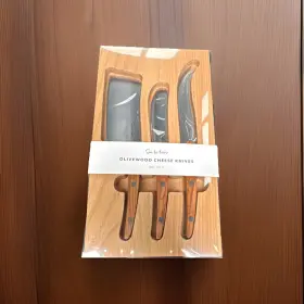 085438 SUR LA TABLE Olivewood Cheese Knives Set Beechwood