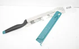 010161867114 TUPPERWARE Bread Knife Kitchenware Cover Unit