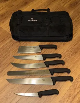 037-46152 VICTORINOX Fibrox Deluxe Culinary Knife Set Bag