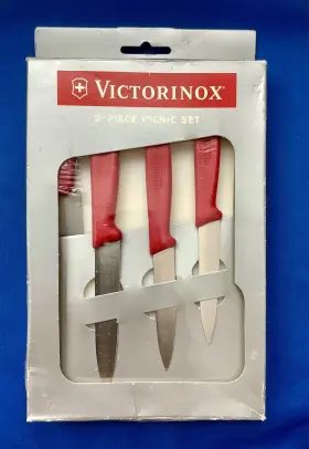 046928597017 VICTORINOX Swiss Army Picnic Set Box