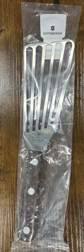 40415 VICTORINOX Turner Fish Wood