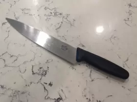 5.2006.22 VICTORINOX Swiss Pro Chefs Knife
