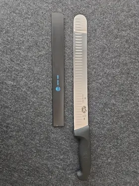 5.4723.30-X5 VICTORINOX Fibrox Slicer Knife Granton Edge