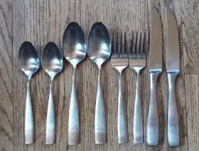 37312 YAMAZAKI Amalfi Steel Angled Tip Flatware