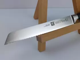 31076-200 ZWILLING Vier Sterne Star Bread Knife #2