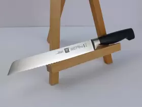 31076-200 ZWILLING Vier Sterne Star Bread Knife