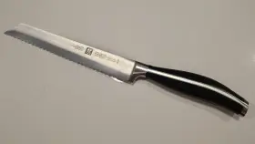 30346-200 ZWILLING J.A. HENCKELS Twin Cuisine Bread Knife