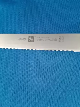 30720-132 ZWILLING J.A. HENCKELS Twin Utility Knife Serrated #3