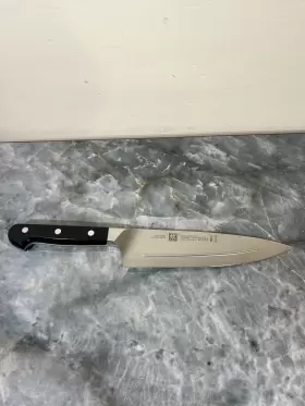 38412-200 ZWILLING J.A. HENCKELS Pro Smart Veg Ridged Chefs